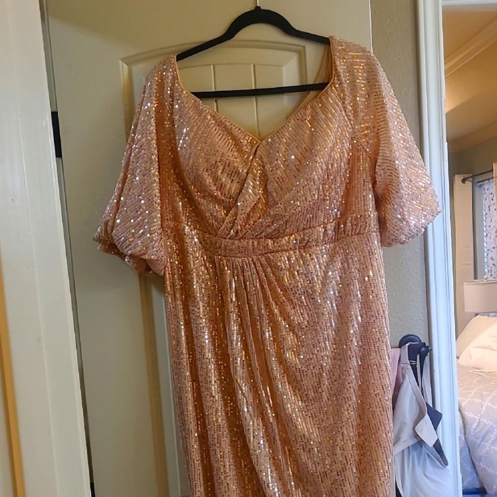 Elegant Sequin Evening Dress in Rose Gold